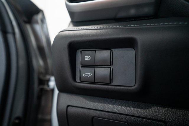 used 2020 Toyota Highlander car, priced at $27,998