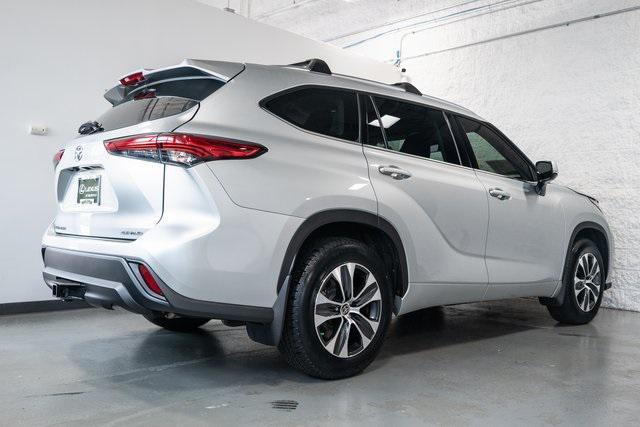 used 2020 Toyota Highlander car, priced at $27,998