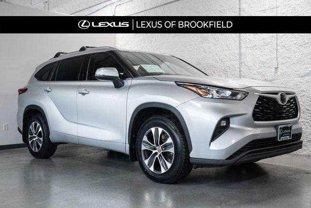 used 2020 Toyota Highlander car, priced at $28,698