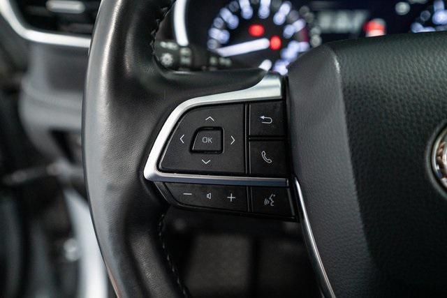 used 2020 Toyota Highlander car, priced at $27,998