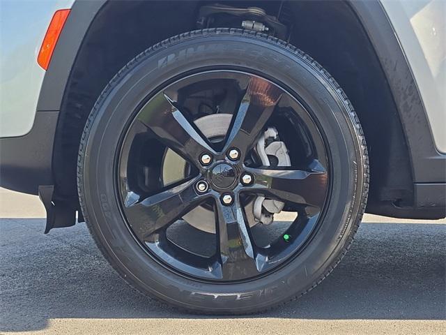 used 2022 Jeep Grand Cherokee car, priced at $29,498