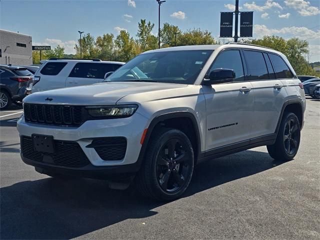 used 2022 Jeep Grand Cherokee car, priced at $29,498