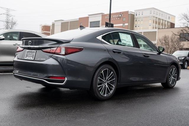 new 2025 Lexus ES 300h car, priced at $48,327