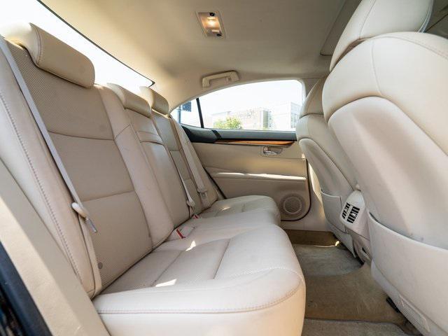 used 2013 Lexus ES 300h car, priced at $14,998