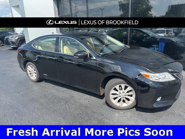 used 2013 Lexus ES 300h car, priced at $15,892
