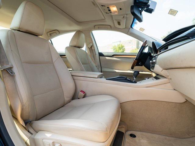 used 2013 Lexus ES 300h car, priced at $14,998