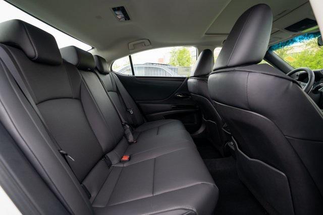 new 2025 Lexus ES 300h car, priced at $50,030