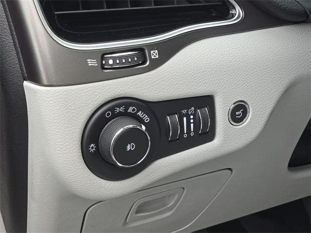 used 2021 Jeep Cherokee car, priced at $23,998