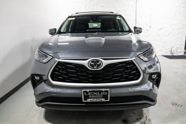 used 2023 Toyota Highlander car, priced at $38,000