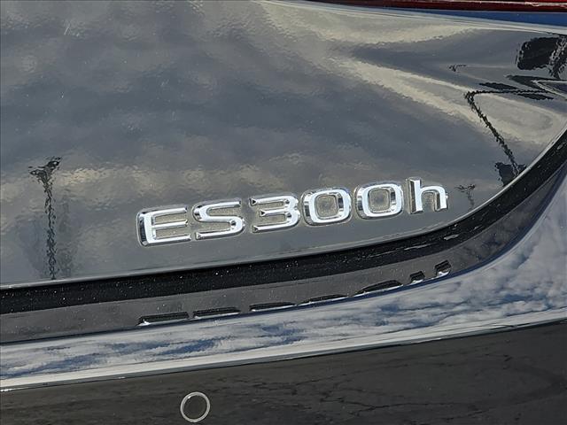 used 2025 Lexus ES 300h car, priced at $43,998