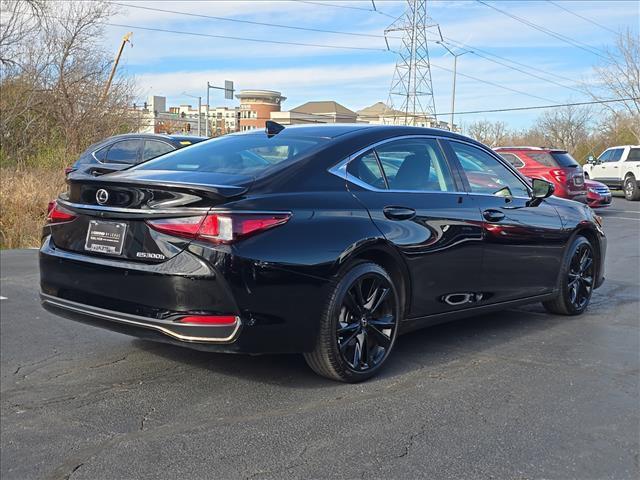 used 2025 Lexus ES 300h car, priced at $43,998