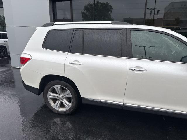 used 2013 Toyota Highlander car, priced at $14,482