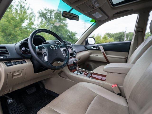 used 2013 Toyota Highlander car, priced at $13,998