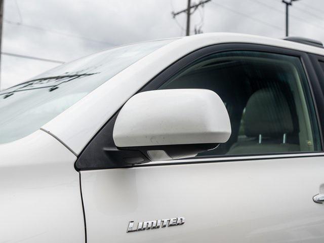 used 2013 Toyota Highlander car, priced at $13,998