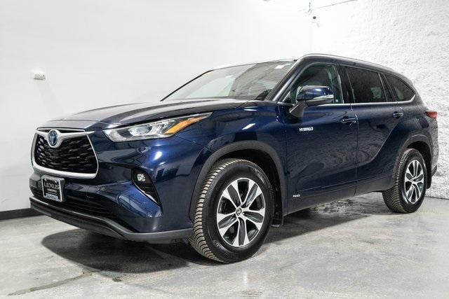 used 2020 Toyota Highlander Hybrid car, priced at $31,608