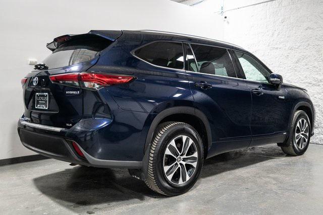 used 2020 Toyota Highlander Hybrid car, priced at $31,608