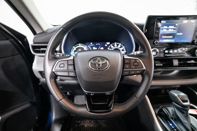 used 2020 Toyota Highlander Hybrid car, priced at $31,608