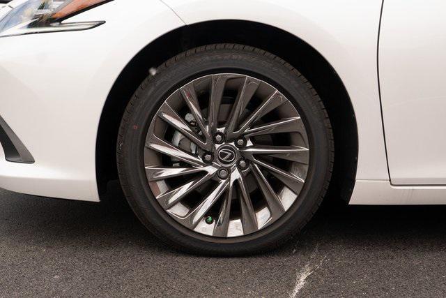 new 2025 Lexus ES 350 car, priced at $54,549