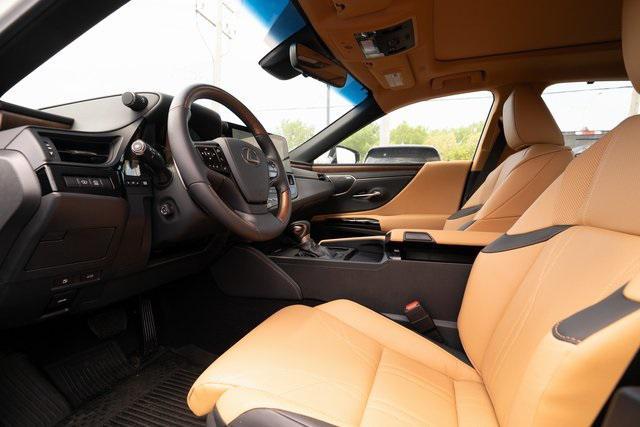 new 2025 Lexus ES 350 car, priced at $54,549