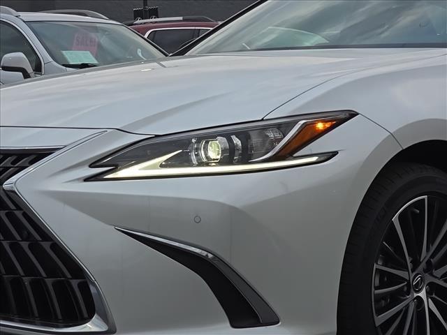 new 2025 Lexus ES 350 car, priced at $47,300