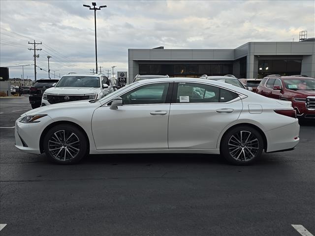 new 2025 Lexus ES 350 car, priced at $47,300
