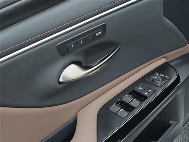 new 2025 Lexus ES 350 car, priced at $47,300