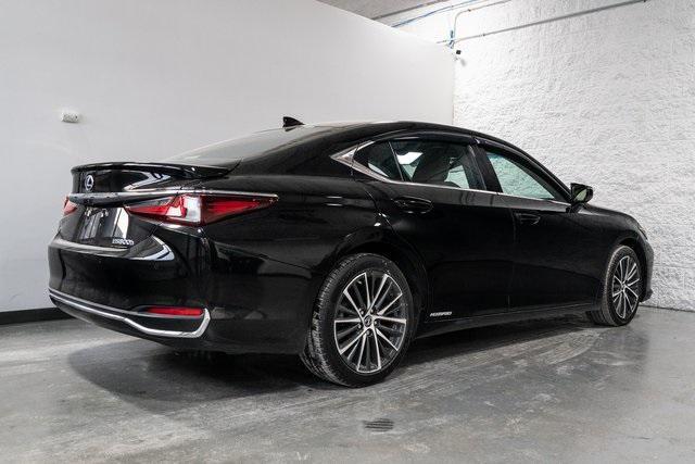 used 2022 Lexus ES 300h car, priced at $42,108