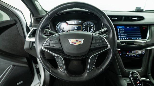 used 2022 Cadillac XT5 car, priced at $34,743