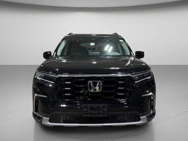 used 2025 Honda Pilot car, priced at $45,492