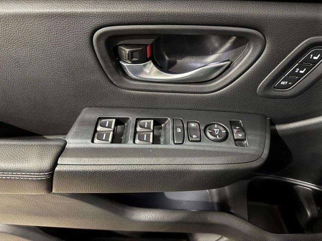 used 2025 Honda Pilot car, priced at $45,492