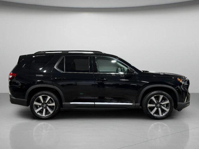 used 2025 Honda Pilot car, priced at $45,492
