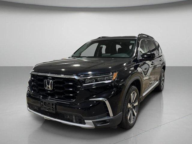 used 2025 Honda Pilot car, priced at $45,492