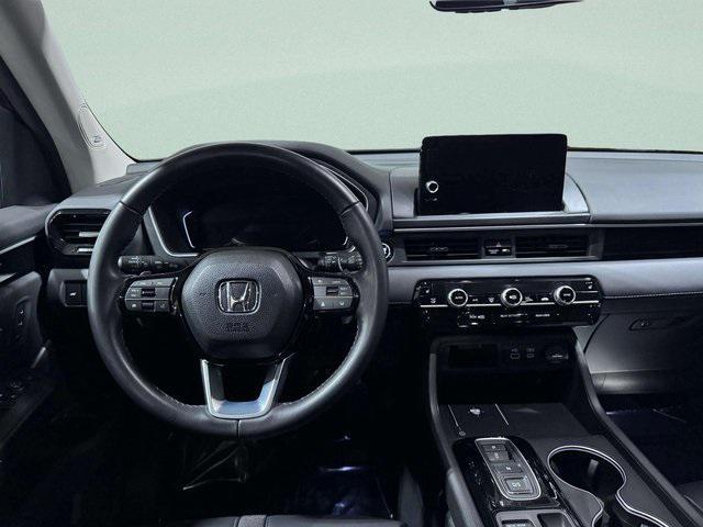 used 2025 Honda Pilot car, priced at $45,492