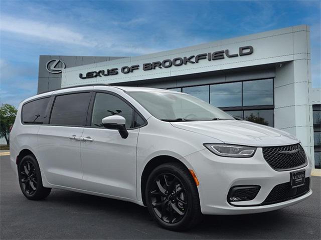 used 2023 Chrysler Pacifica car, priced at $34,698