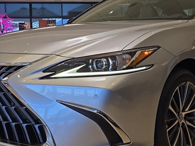 new 2025 Lexus ES 350 car, priced at $47,250