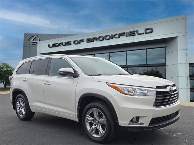 used 2015 Toyota Highlander car, priced at $19,298