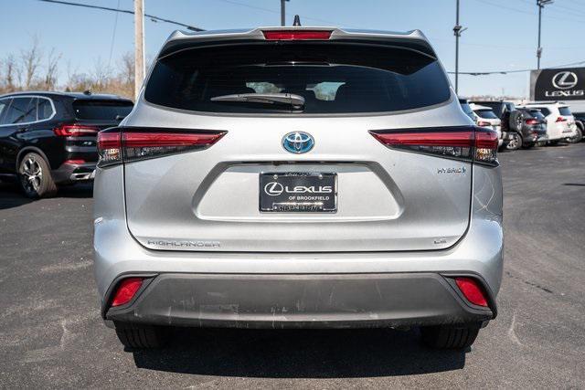 used 2022 Toyota Highlander Hybrid car, priced at $29,302