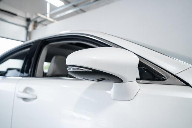 used 2013 Lexus ES 300h car, priced at $13,999