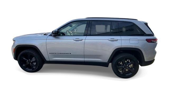 new 2024 Jeep Grand Cherokee car, priced at $51,490