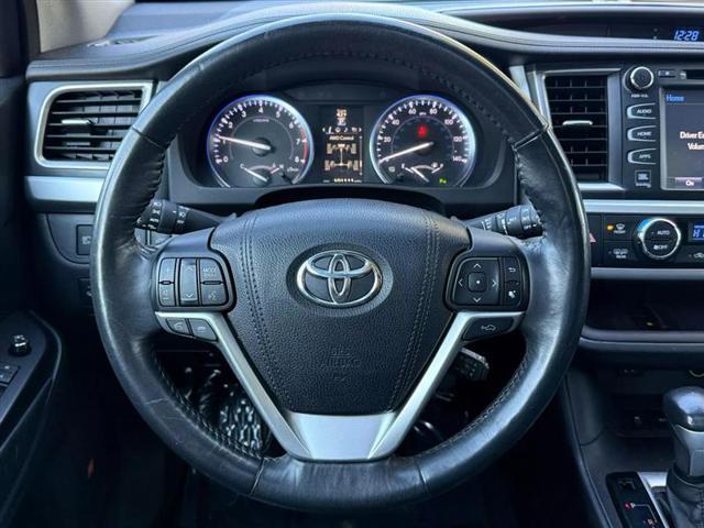 used 2015 Toyota Highlander car, priced at $15,850