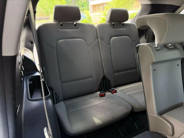 used 2015 Hyundai Santa Fe car, priced at $8,950
