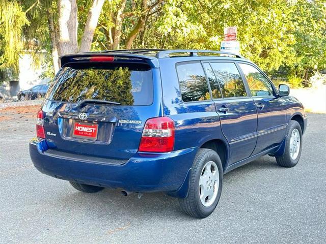 used 2004 Toyota Highlander car, priced at $5,950