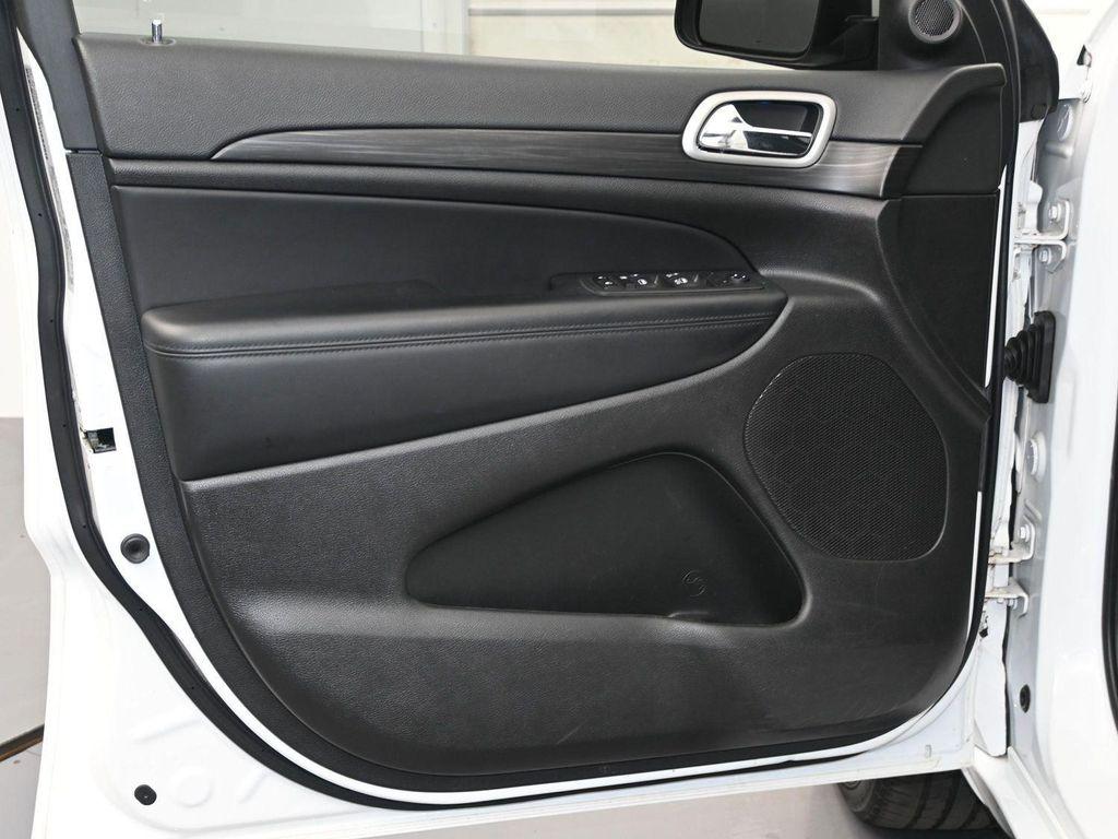 used 2022 Jeep Grand Cherokee car, priced at $29,988
