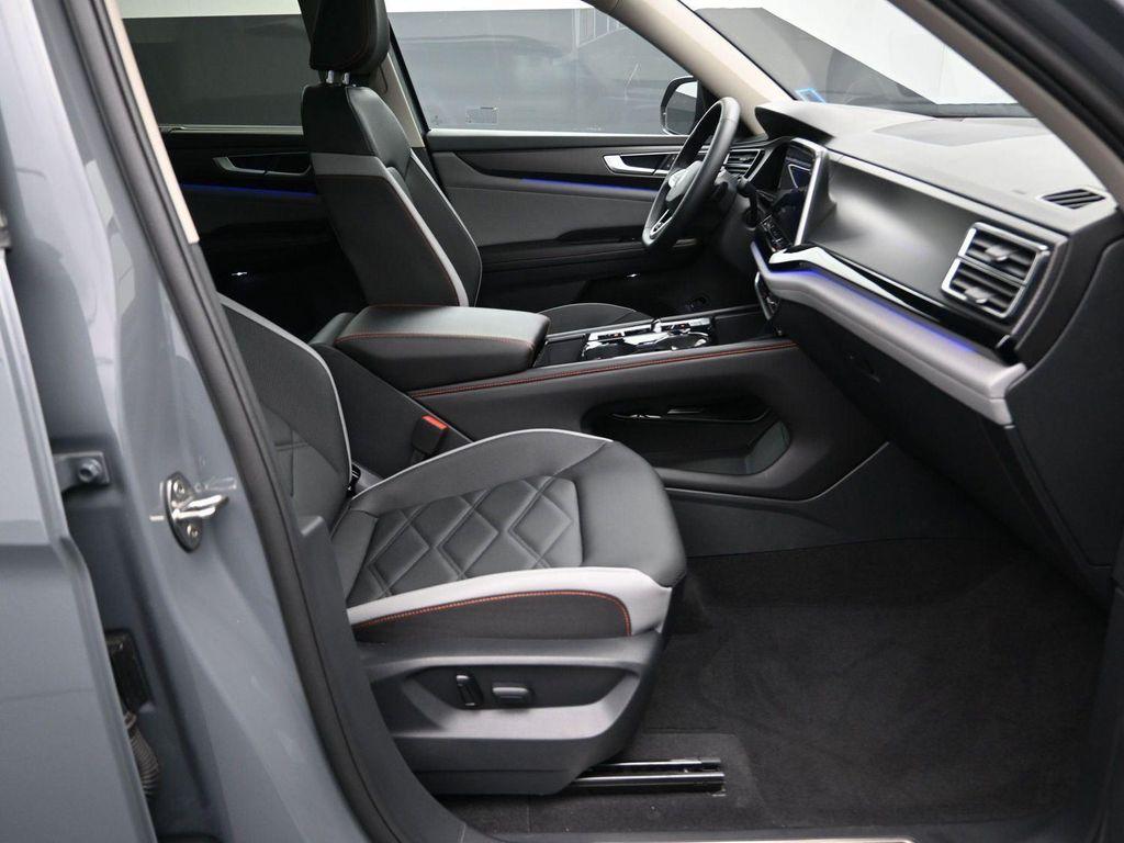 used 2024 Volkswagen Atlas car, priced at $43,888