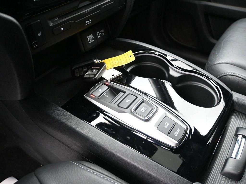used 2022 Honda Pilot car, priced at $32,880