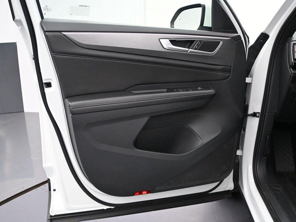 used 2024 Volkswagen Atlas Cross Sport car, priced at $33,788