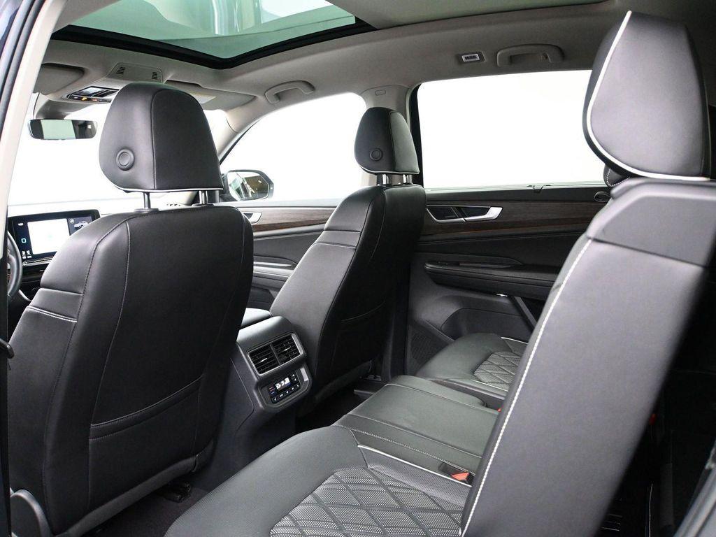 used 2024 Volkswagen Atlas car, priced at $42,995