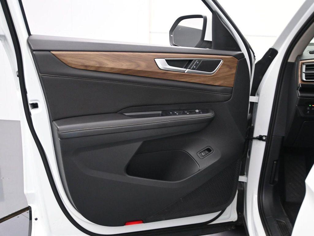 used 2024 Volkswagen Atlas car, priced at $34,880