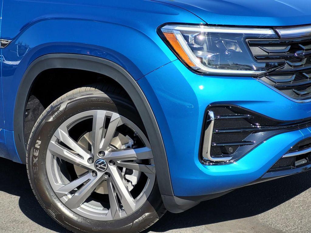 new 2024 Volkswagen Atlas Cross Sport car, priced at $47,456