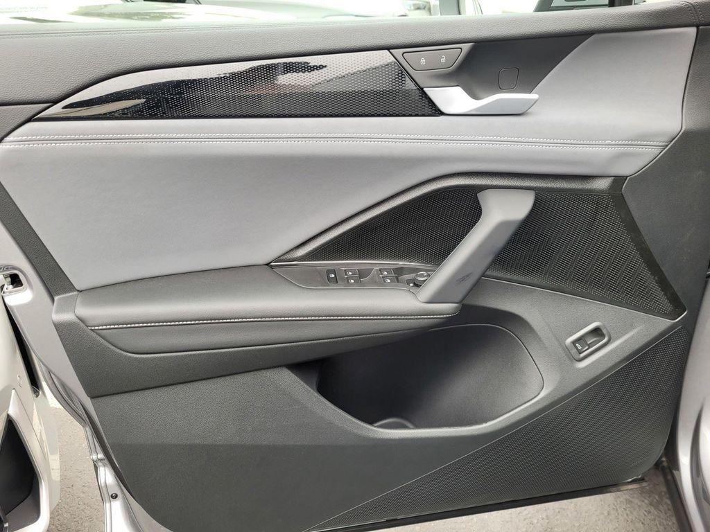 new 2025 Volkswagen Tiguan car, priced at $32,970